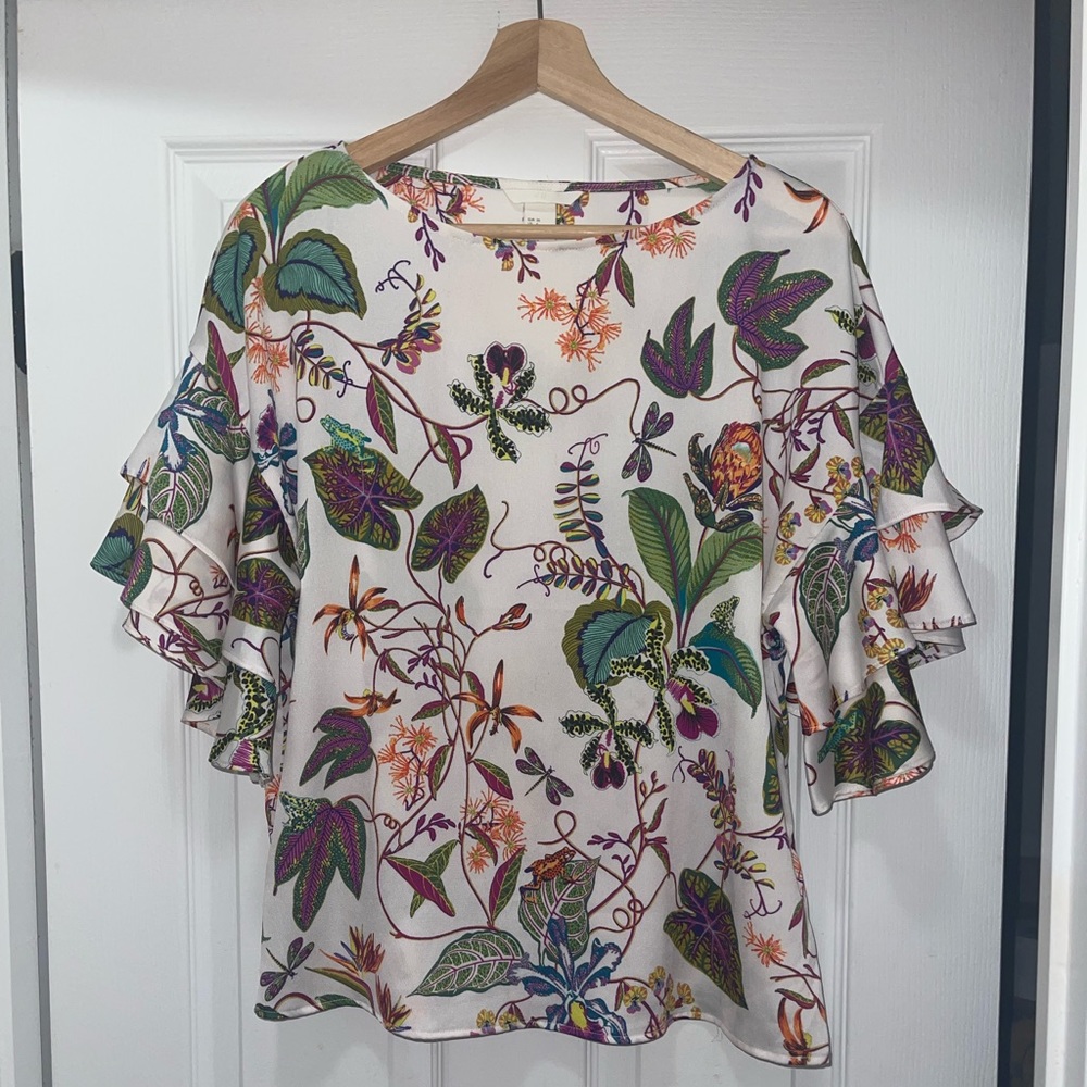 Women’s Top Shop Blouse Floral Print w/ bell sleeve $20
